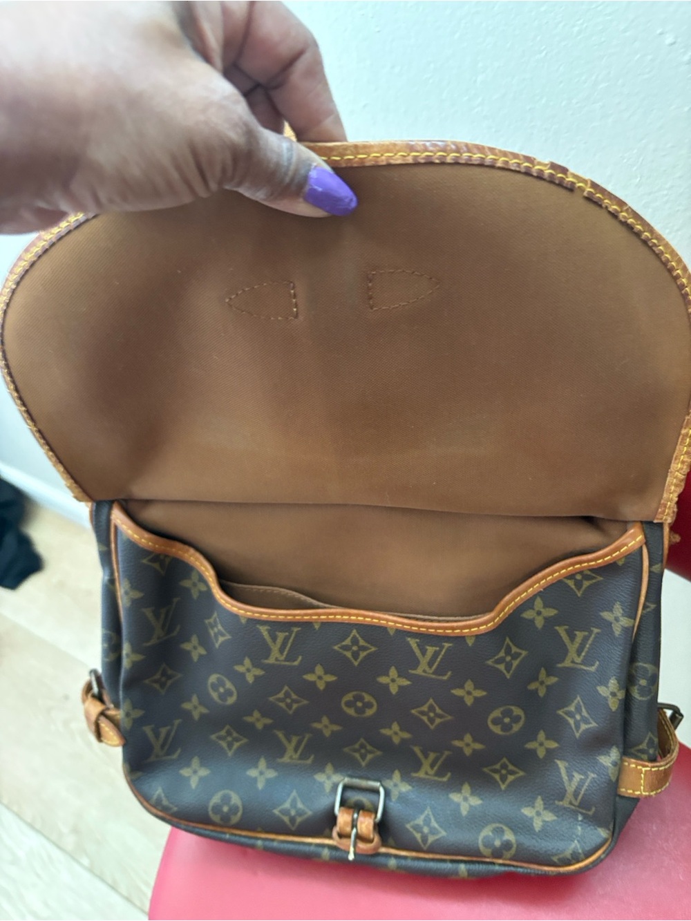 Louis Vuitton Monogram Canvas Messenger Bag with Vachetta Trim unisex - Picture 10 of 15